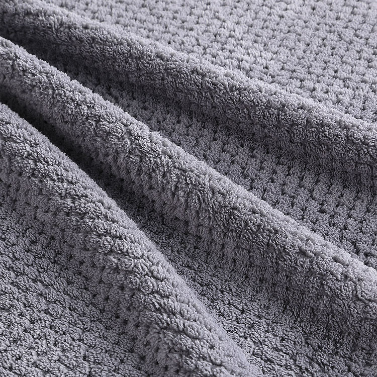 Microfiber Hair Drying Towels vs Cotton Towels for Salons 2 Microfiber Hair Drying Towels vs Cotton Towels for Salons